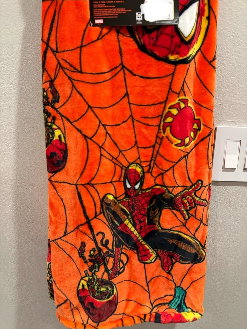 Spider-Man Halloween Plush Blanket 50 x 70 New for 2026